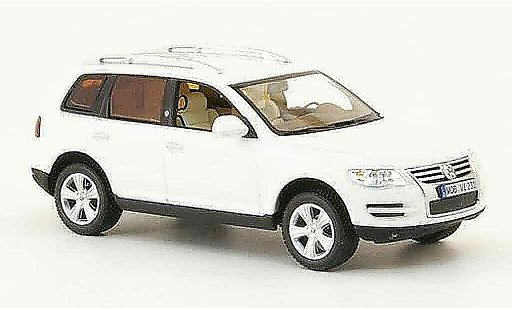 Volkswagen Touareg Base 1/43 Minichamps blanche north sail miniature