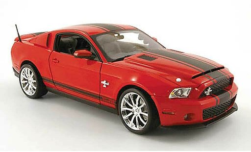 Shelby GT 500 2010 1/18 Shelby Collectibles super snake rouge/matnoir miniature