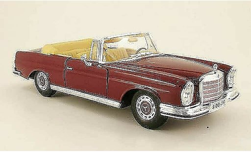 Mercedes 280 1966 1/18 Maisto se cabriolet (w111) rouge miniature