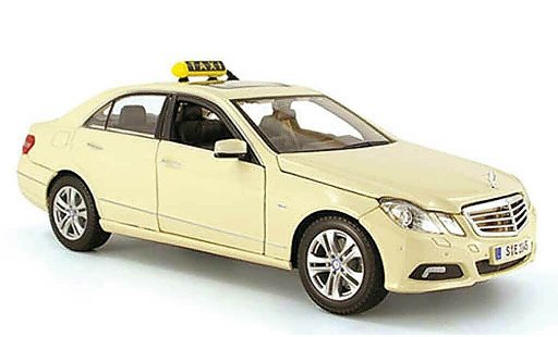 Mercedes Classe E Base 1/18 Maisto limousine (w 212) taxi (d) 2009 miniature
