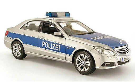 Mercedes Classe E Base 1/18 Maisto limousine (w 212) police (d) 2009 miniature