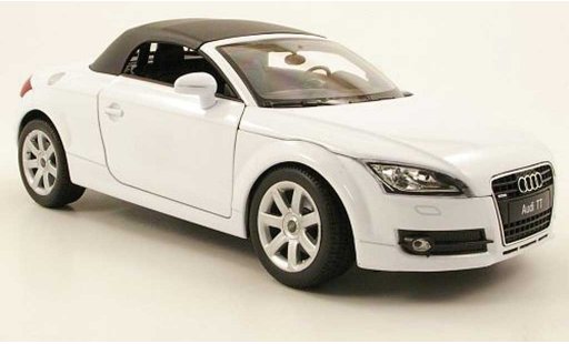 Audi TT roadster 1/18 Welly blanche ferm&Atilde;&copy; miniature