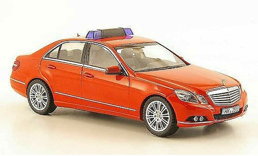 Mercedes Classe E Base 1/43 Schuco Berline (W212) Pompiers Hamburg miniature