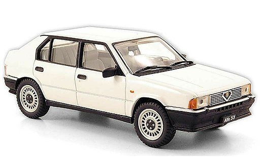 Alfa Romeo 33 1.3 1/43 Pego blanche 1983 miniature