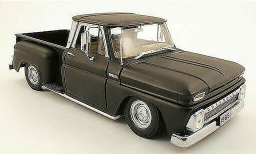 Chevrolet C-10 lowrider 1/18 Sun Star pick up stepside matnoire 1965 miniature
