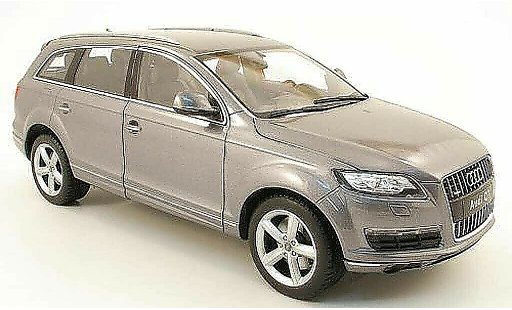 Audi Q7 suv 1/18 Welly grise 2010 miniature