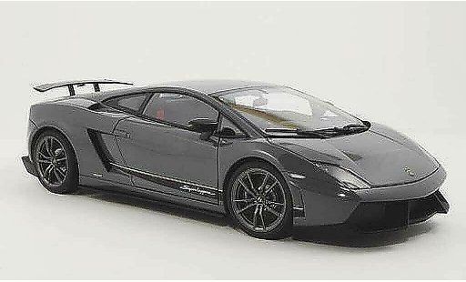 Lamborghini Gallardo Superleggera 1/18 Autoart LP570-4 grise 2010 miniature