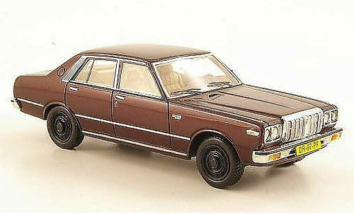 Datsun 200L Berline 1/43 Neo Laurel (C230) marron miniature