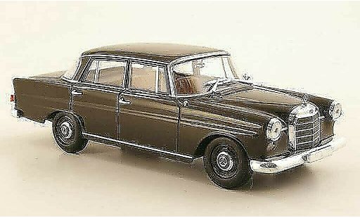 Mercedes 190 Base 1/43 Minichamps (W110) marron 1961 miniature
