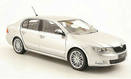 Skoda Superb 2008 1/18 Abrex II miniature