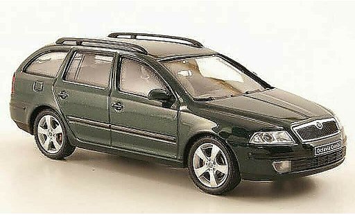 Skoda Octavia Combi 1/43 Abrex verte miniature