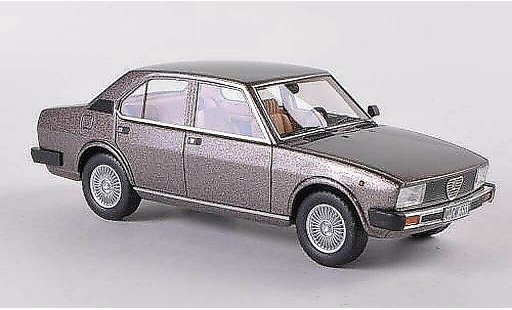 Alfa Romeo Alfetta 2000 1/43 Neo 1980 grise marron miniature