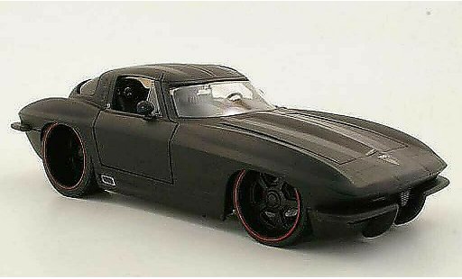 Chevrolet Corvette Stingray 1/18 Jada Toys C2 Stingrise matnoire/noire 1963 miniature