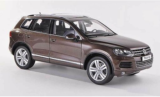 Volkswagen Touareg Base 1/18 Kyosho II marron 2010 miniature