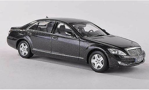 Mercedes W 221 Base 1/43 Spark S classe noire-gris miniature