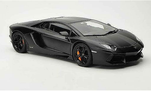 Lamborghini Aventador LP700-4 1/18 Autoart mat noire 2011 miniature