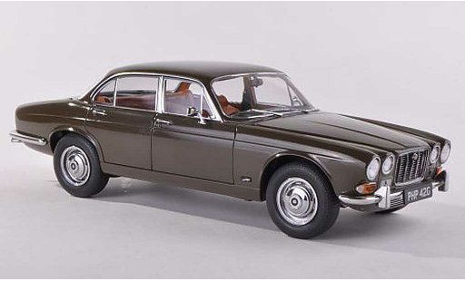 Jaguar XJ6 6 1/43 Paragon Series 1 4.2 noire-brun Sir William Lyons' Personal Car RHD 1968 miniature