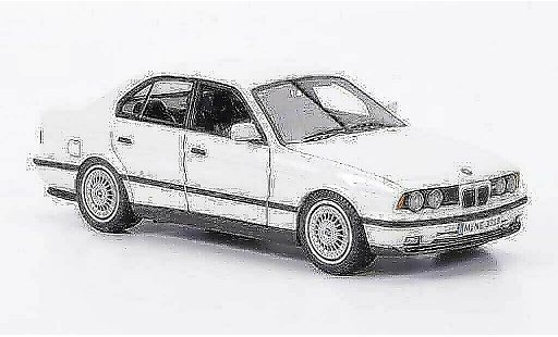 Bmw M5 berline 1/43 Neo E34 blanche 1994 miniature