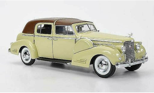 Cadillac Fleetwood V16 1/18 Signature beige/marron 1938 miniature