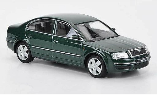 Skoda Superb Base 1/43 Abrex dkl.verte miniature