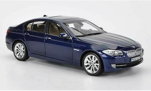 Bmw 550 F10 1/18 Welly 5er bleu interieur beige miniature
