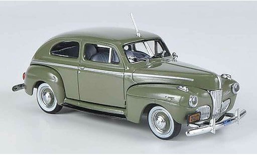 Ford Super Deluxe Berline 1/43 American Heritage Models verte 1941 miniature