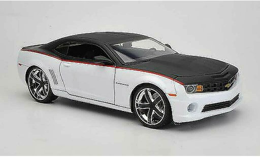 Chevrolet Camaro SS 1/18 Jada Toys blanche/mat noire 2010 miniature
