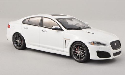 Jaguar XF R 1/43 IXO blanche LHD 2010 miniature