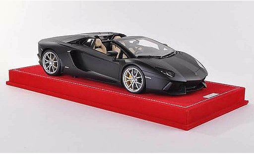 Lamborghini Aventador LP700-4 1/18 MR Collection Roadster matnoire miniature