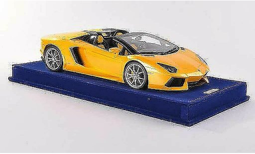 Lamborghini Aventador LP700-4 1/18 MR Collection Roadster jaune miniature