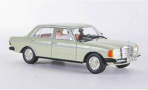 Mercedes 200 Coupe 1/43 WhiteBox D (W123) verte 1976 miniature