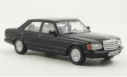 Mercedes 500 Base 1/43 WhiteBox (W126) noire 1979 miniature