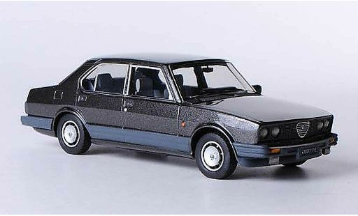 Alfa Romeo Alfetta 2000 1/43 Kess 1983 Quadrifoglio Oro grise miniature