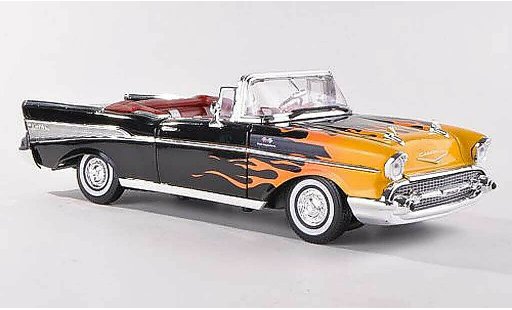 Chevrolet Bel Air Convertible 1/18 Motormax 1957 Cabriolet noire avec Flammendekor miniature