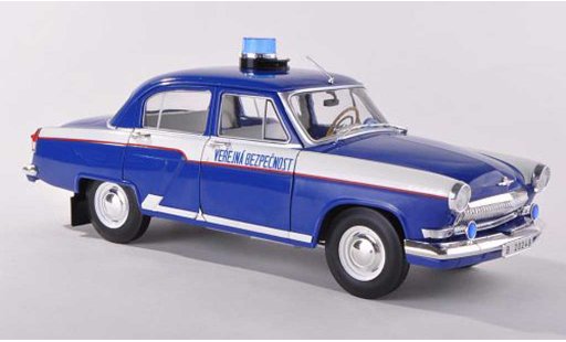 Wolga M21 Base 1/18 IST Models police Prag 1970 miniature