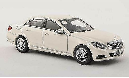 Mercedes Classe E Base 1/43 Kyosho (W212) blanche 2013 miniature