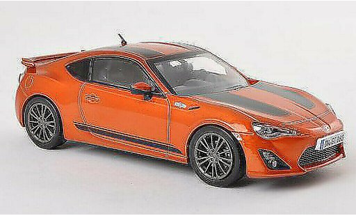 Toyota 86 2012 1/43 Triple 9 Collection cuivre/lumineuses-noire miniature