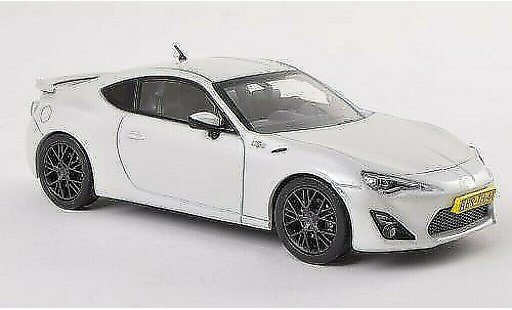 Toyota 86 2012 1/43 Triple 9 Collection blanche miniature