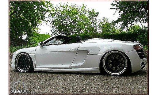Audi R8 spyder 1/18 Kyosho blanche V10 jantes 21 pouces rabaissee miniature