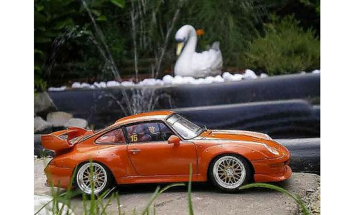 Porsche 911 GT2 1/18 Ut Models street version orange miniature
