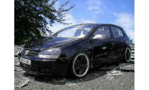 Volkswagen Golf GTI 1/18 Burago men in noire 2 miniature