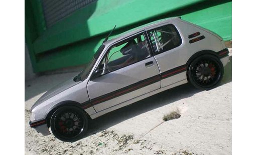 Peugeot 205 GTI 1/18 Solido JSO tct miniature