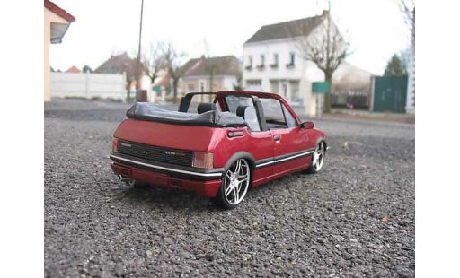 Peugeot 205 CTI 1/18 Solido rouge metallized miniature