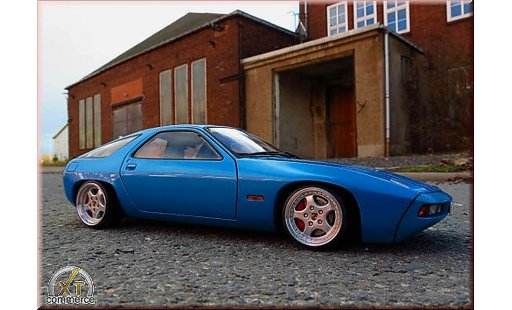 Porsche 928 Base 1/18 Autoart bleu jantes porsche cup logo miniature