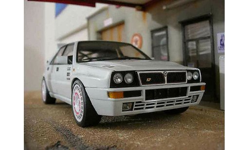 Lancia Delta HF Integrale 1/18 Kyosho evolution 2 street race miniature