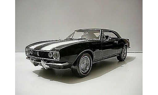 Chevrolet Camaro Z28 1/18 American Muscle noire bandes blanches 1967 miniature