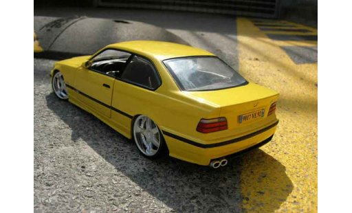 Bmw M3 coupe 1/18 Ut Models jaune E36 tuning miniature
