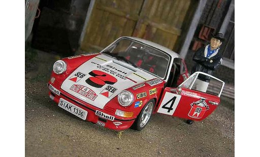 Porsche 911 2.4 1/18 Universal Hobbies monte carlo 1972 miniature