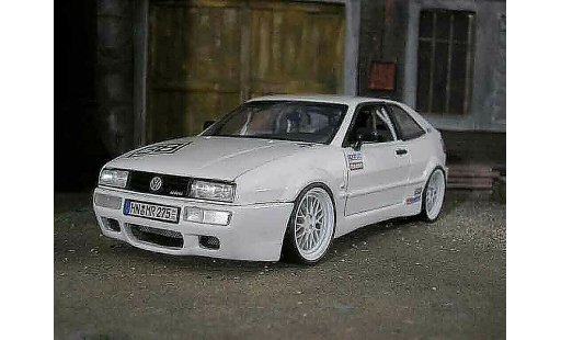 Volkswagen Corrado VR6 1/18 Revell street racer miniature