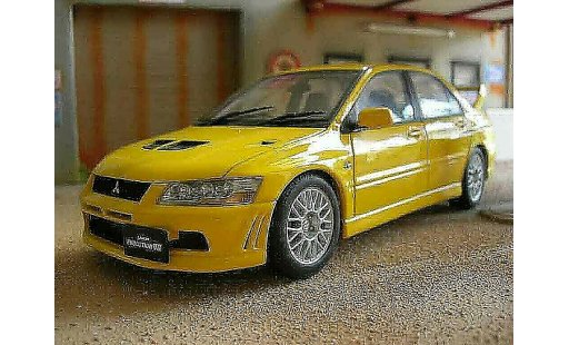 Mitsubishi Lancer Evolution VII 1/18 Autoart jaune miniature